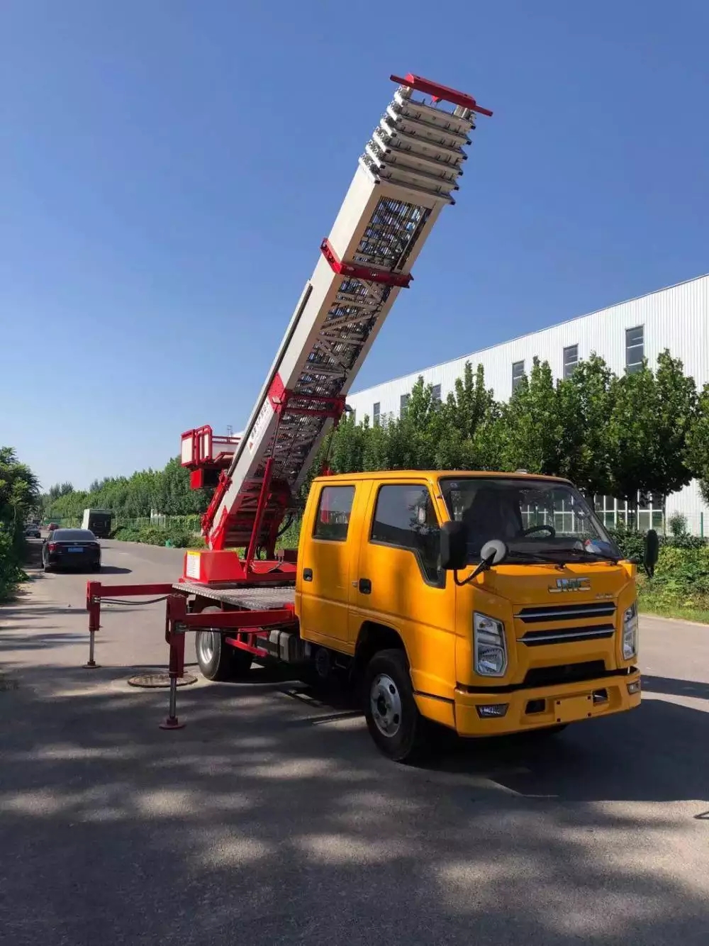 沙湾附近的云梯车出租服务：轻松解决高空作业需求