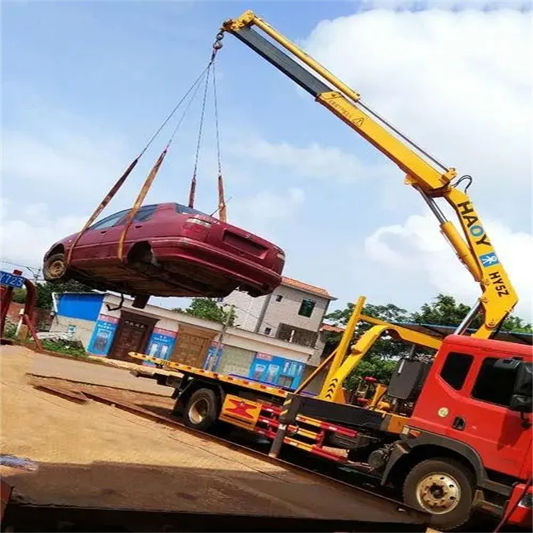 沙湾吊车吊汽车的正确方法